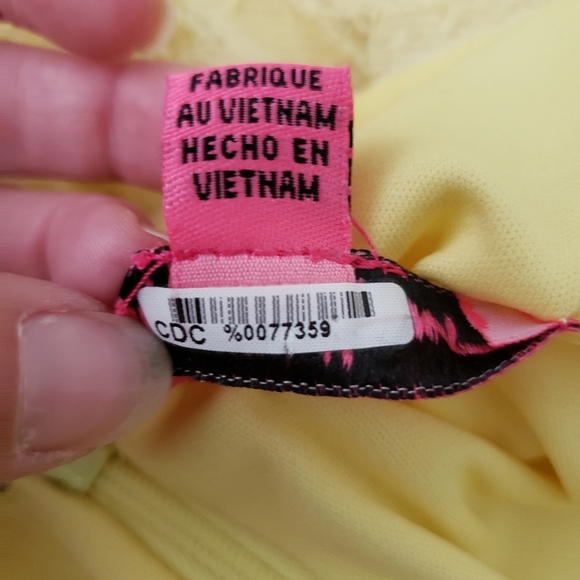 Betsey Johnson Pale Yellow Lace Dress Size 2 - Picture 7 of 7